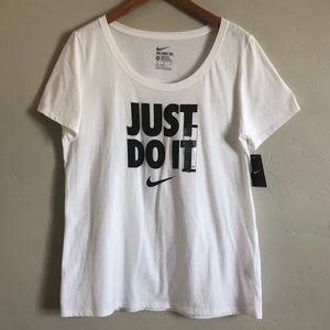 NEW Nike Tee